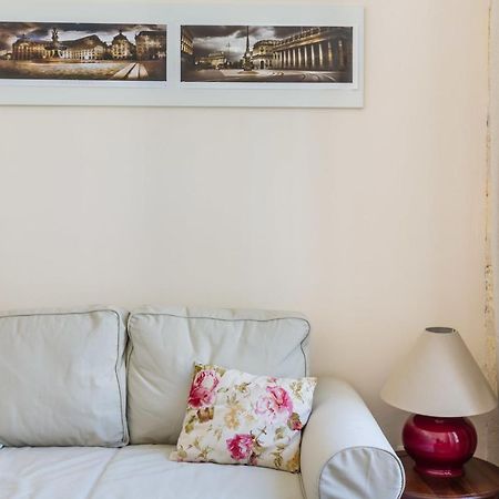Guestready - Lovely Apartment Place De La Bourse Бордо Экстерьер фото